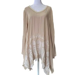 Anthropologie Embroidered Eyelet Asymmetrical Cream Tunic Top Medium Boho Femme